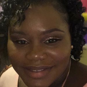 Meet your Posher, Alicia